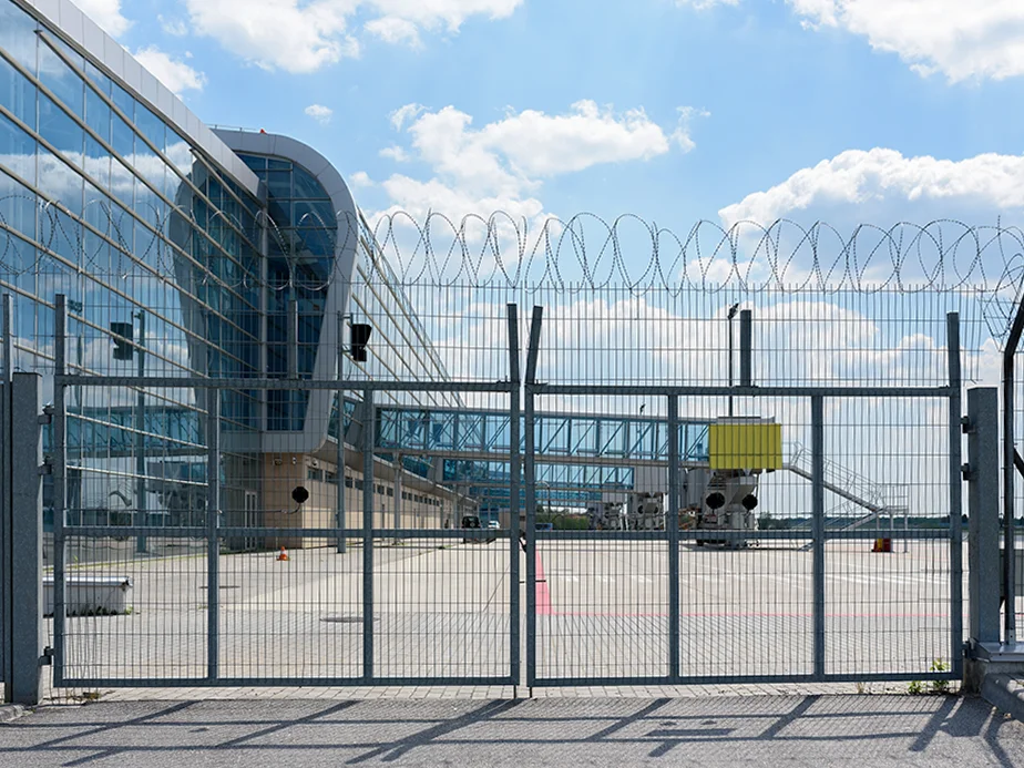 Airport fence installation contractor