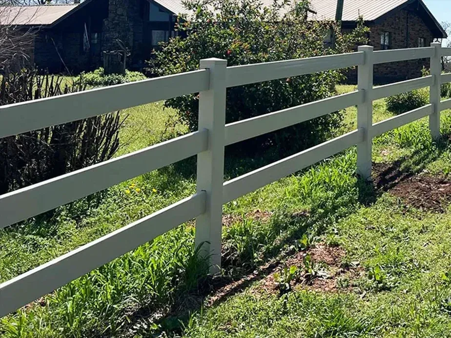 Vinyl fence in Fort Smith Arkansas